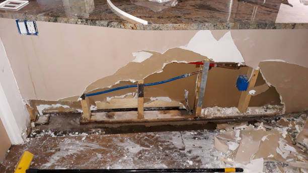 Best Water damage restoration experts  in Mcconnellstown, PA